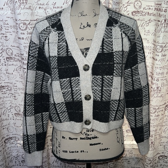 Madewell Button-Front Crop Cardigan in Plaid Merino Wool, Alpaca Blend $118 - Picture 4 of 8